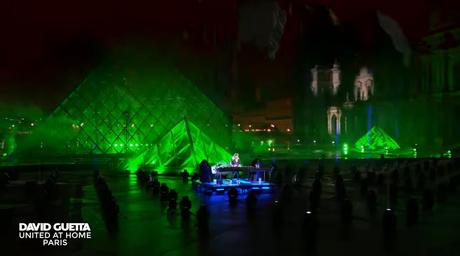 David Guetta y su espectacular despliegue de luz y sonido de año nuevo en el Louvre 47