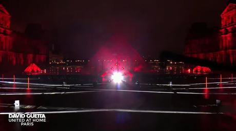 David Guetta y su espectacular despliegue de luz y sonido de año nuevo en el Louvre 12