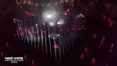 David Guetta y su espectacular despliegue de luz y sonido de año nuevo en el Louvre 44