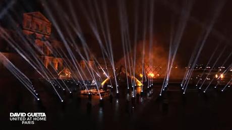 David Guetta y su espectacular despliegue de luz y sonido de año nuevo en el Louvre 19