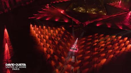 David Guetta y su espectacular despliegue de luz y sonido de año nuevo en el Louvre 28