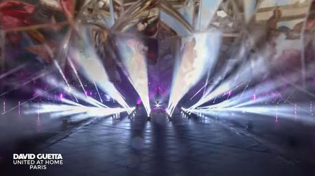 David Guetta y su espectacular despliegue de luz y sonido de año nuevo en el Louvre 53a