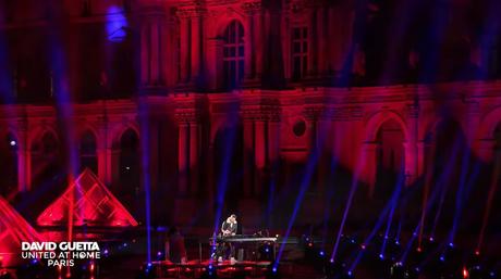 David Guetta y su espectacular despliegue de luz y sonido de año nuevo en el Louvre 45