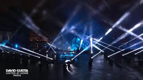 David Guetta y su espectacular despliegue de luz y sonido de año nuevo en el Louvre 41
