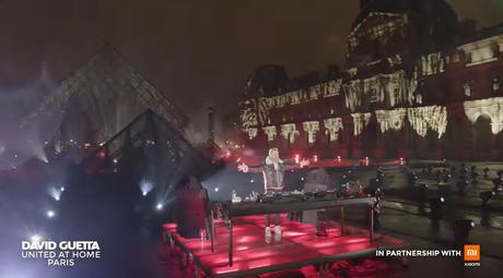 David Guetta y su espectacular despliegue de luz y sonido de año nuevo en el Louvre 8
