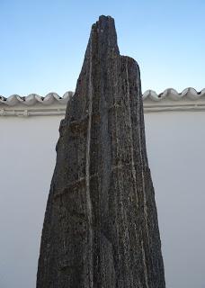 Imagen del mes: Menhir de La Cardenchosa, en el término de Azuaga Imagen del mes: Menhir de La Cardenchosa, en el término de Azuaga