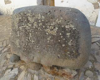 Imagen del mes: Menhir de La Cardenchosa, en el término de Azuaga