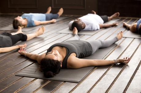 Posturas de yoga para ayudarte a dormir mejor Posturas de yoga para ayudarte a dormir mejor