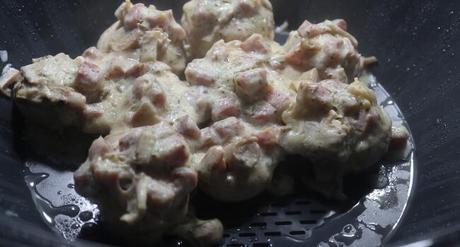 Los champiñones rellenos listos al vapor