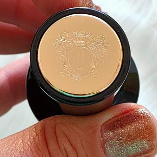 base tapón Intensive Skin Serum Foundation de Bobby Brown 07