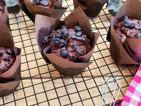 Muffins integrales de aguacate y chocolate. Receta saludable. Desayuno, merienda postre. Vegano Invierno, horno Cuca Muffins integrales de aguacate y chocolate. Receta saludable. Desayuno, merienda postre. Vegano Invierno, horno Cuca