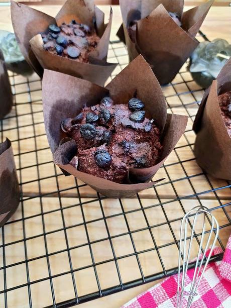 Muffins integrales de aguacate y chocolate. Receta saludable. Desayuno, merienda postre. Vegano Invierno, horno Cuca Muffins integrales de aguacate y chocolate. Receta saludable. Desayuno, merienda postre. Vegano Invierno, horno Cuca