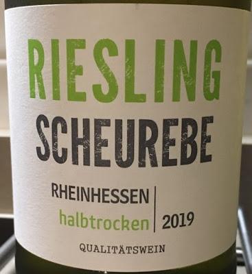 Riesling Scheurebe semiseco 2019, de Weinkellerei Klostor