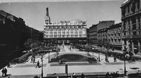 Fotos antiguas de Madrid: Plaza de Santa Ana, años 70.