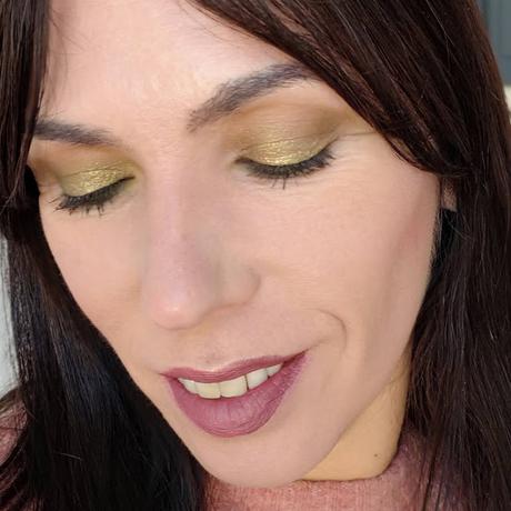 Paleta de Glitz Wiz Sheglam: Info, swatches y looks con ella 💛