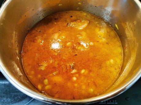 Pochas con pollo de corral, una receta sana y casera Pochas con pollo de corral, una receta sana y casera