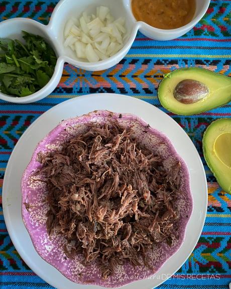 Taquitos de barbacoa de cachete