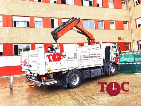 Top Courier ofrece un servicio de camión grúa adaptado a las necesidades de cada empresa