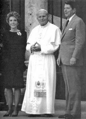 Codex Magica 17: Triángulos Arriba, Triángulos Abajo, Triángulos Por Todos Lados