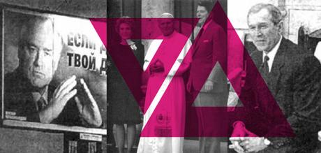 bush y anuncio ruso haciendo la forma de triángulo