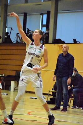 Galería de clics del Segle XXI-Bàsquet Femení Sant Adrià (Liga Femenina 2) Galería de clics del Segle XXI-Bàsquet Femení Sant Adrià (Liga Femenina 2)