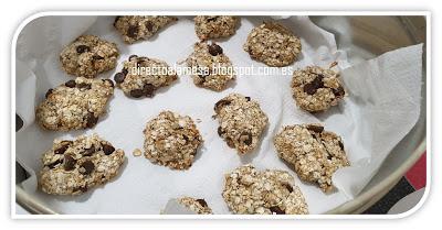 Galletas de avena, plátano y chocolate Galletas de avena, plátano y chocolate