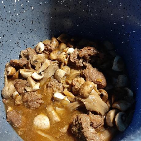 TERNERA AL WISKY CON SETAS TERNERA AL WISKY CON SETAS