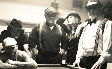 Mercado Negro videoclip Se han cargado a Mickey Mouse flor2