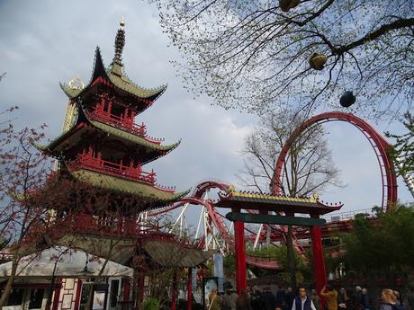 DINAMARCA : EL PARQUE TÍVOLI DE COPENHAGUE DINAMARCA : EL PARQUE TÍVOLI DE COPENHAGUE