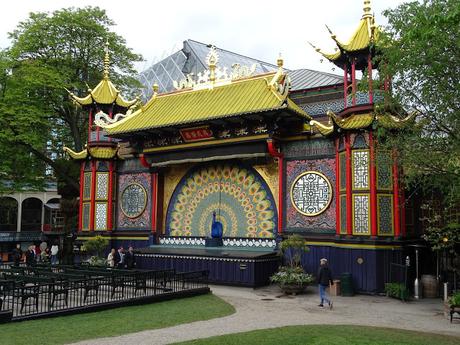 DINAMARCA : EL PARQUE TÍVOLI DE COPENHAGUE DINAMARCA : EL PARQUE TÍVOLI DE COPENHAGUE