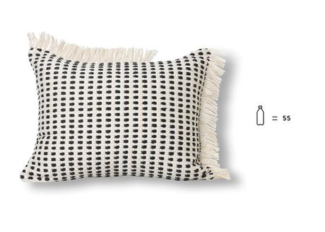 cojín hecho con botellas recicladas