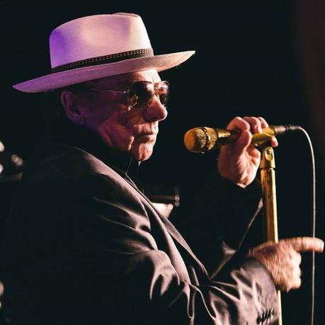 Van Morrison lucha contra la prohibición de la música en vivo en Irlanda del Norte