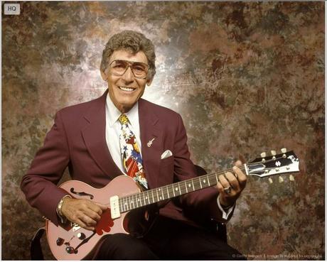 MV5BODdjOTEzNTQtOWNkNi00NWNiLTlhYTUtMGMxODMwYzU2Zjg3XkEyXkFqcGdeQXVyNzUyMjk2OTM@._V1_ Carl Perkins