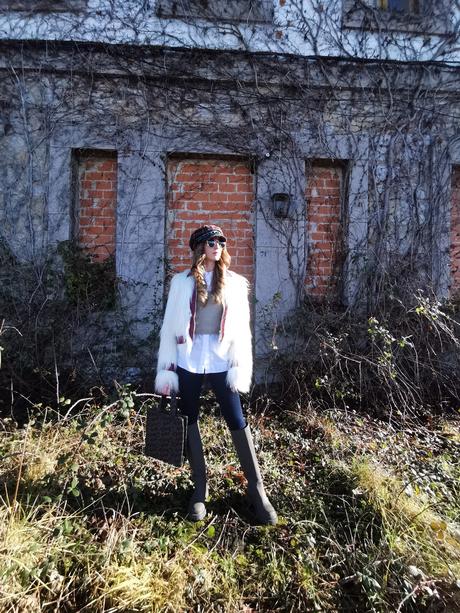Combatiendo el frío con un look fluffy jacket