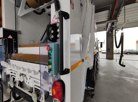 Ponferrada estrena nuevo camión de recogida de residuos 5
