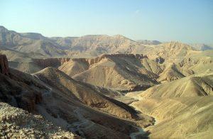 10 SITIOS IMPRESCINDIBLES QUE VER EN LUXOR 10 SITIOS IMPRESCINDIBLES QUE VER EN LUXOR