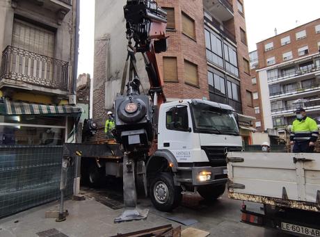 VÍDEO Y FOTOS | Así se despidieron los dos proyectores de carbones del emblemático Cine Adriano 3 VÍDEO Y FOTOS | Así se despidieron los dos proyectores de carbones del emblemático Cine Adriano 3