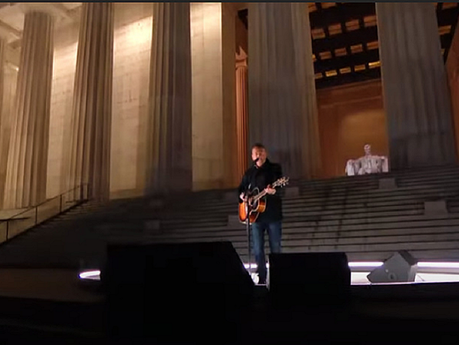 Las grandes estrellas de la música cantan a Joe Biden