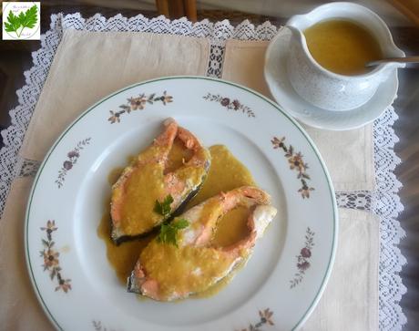 Salmón en Salsa de Almendras y Naranjas