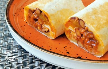Burritos rellenos de carne picada y frijoles, receta mexicana