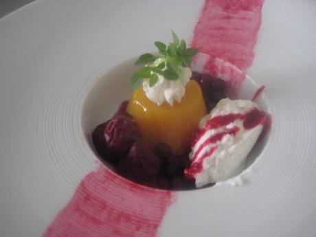 TOCINILLO DE CIELO CON COMPOTA DE FRUTOS ROJOS