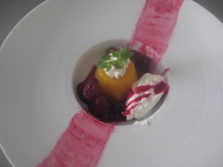 TOCINILLO DE CIELO CON COMPOTA DE FRUTOS ROJOS