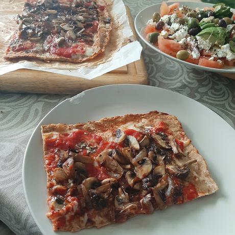 PIZZA CON MASA DE ATUN