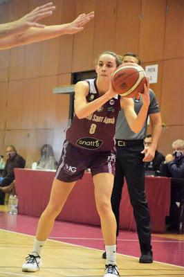 Galería de clics del Bàsquet Femení Sant Adrià-UE Mataró-Femení Maresme (Liga Femenina 2)