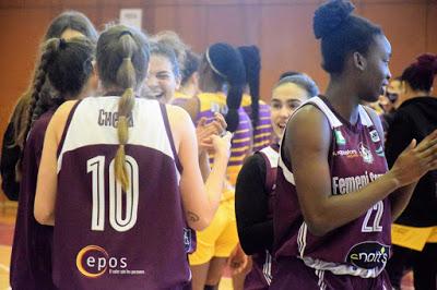 Galería de clics del Bàsquet Femení Sant Adrià-UE Mataró-Femení Maresme (Liga Femenina 2)