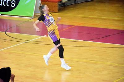 Galería de clics del Bàsquet Femení Sant Adrià-UE Mataró-Femení Maresme (Liga Femenina 2)