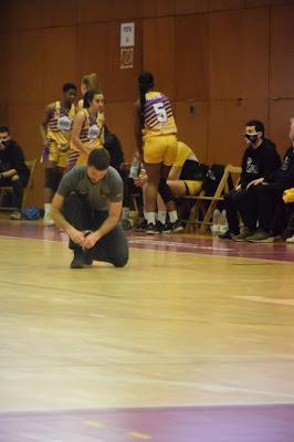 Galería de clics del Bàsquet Femení Sant Adrià-UE Mataró-Femení Maresme (Liga Femenina 2)