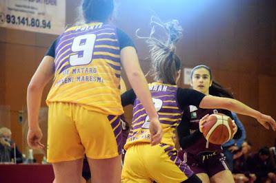 Galería de clics del Bàsquet Femení Sant Adrià-UE Mataró-Femení Maresme (Liga Femenina 2)