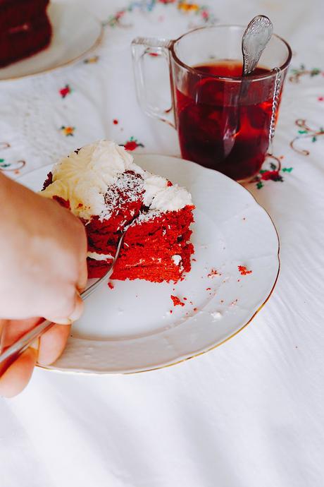 TARTA DE TERCIOPELO ROJO CON CREMA DE QUESO Y COCO