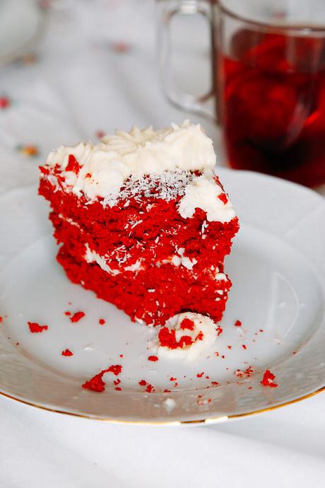 TARTA DE TERCIOPELO ROJO CON CREMA DE QUESO Y COCO